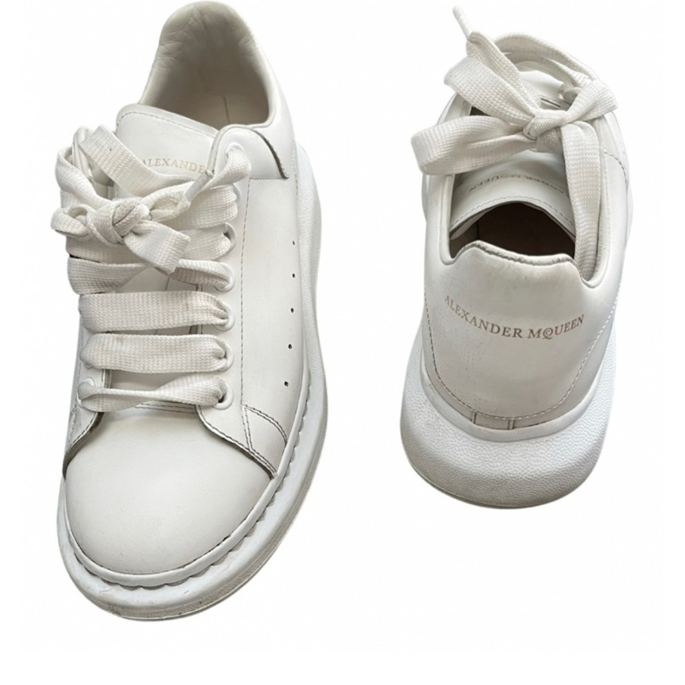 Alexander McQueen oversized Larry 39